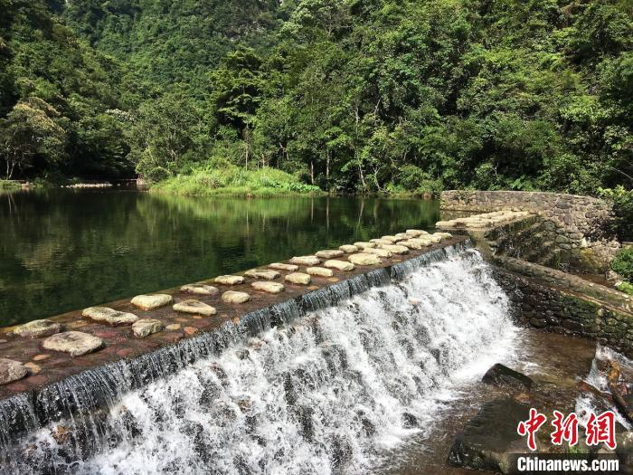 金秀古沙沟风光。　陈秋霞 摄