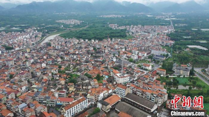 鸟瞰石璜。　孙晶 摄