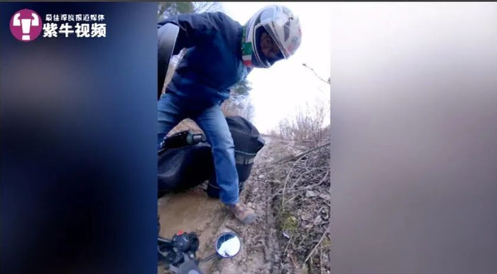  有一天周建兵至少摔了十次
