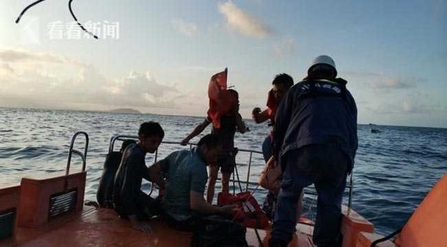海南三亚：渔船凌晨触礁4渔民被困“南海救511”紧急救援