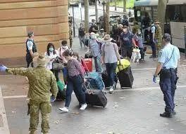 澳大利亚入境人数减半，国际留学生怎么办？