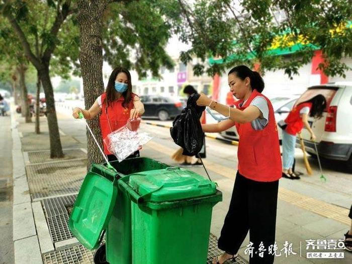 建行滨州分行组织开展城区公共环境卫生集中整治志愿服务活动