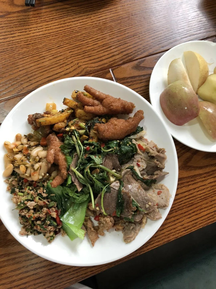 机关探秘丨各地公务员的食堂都吃些啥？