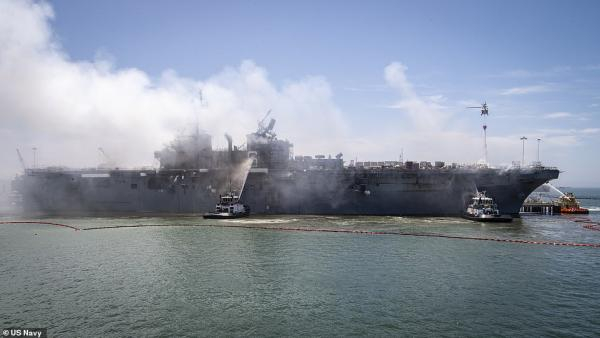 火情集中在中甲板和前甲板