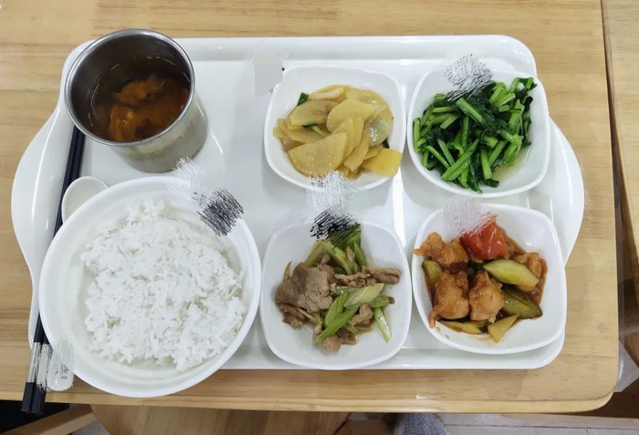 机关探秘丨各地公务员的食堂都吃些啥？