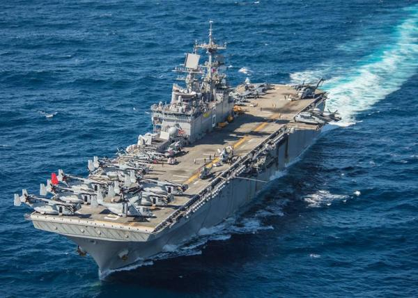 第三艘“好人理查德”号是“黄蜂”级两栖攻击舰，这还是神气的时候