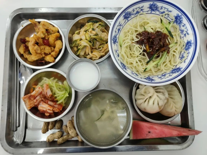 机关探秘丨各地公务员的食堂都吃些啥？