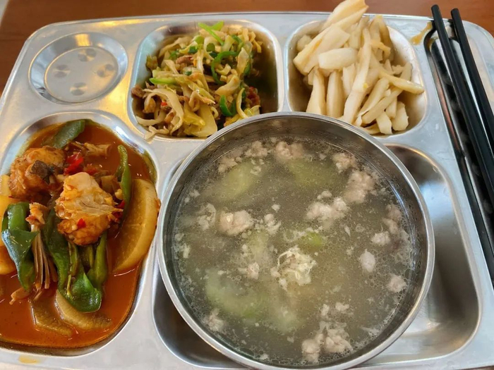 机关探秘丨各地公务员的食堂都吃些啥？