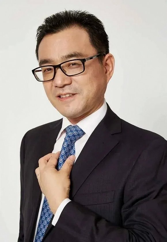 △ 前相宜本草执行副董事长兼总裁严明