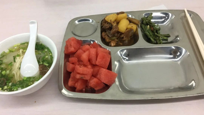 机关探秘丨各地公务员的食堂都吃些啥？