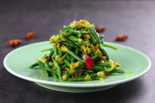 凉拌黄瓜花 资料图