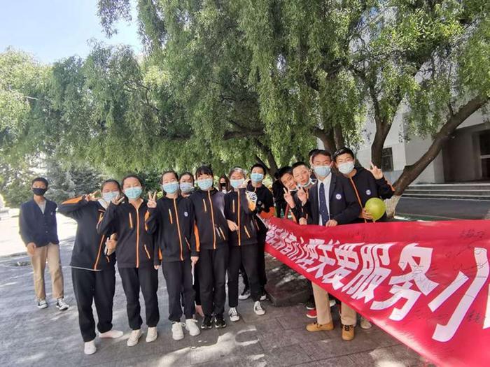 青海师范大学疫情教育心理关爱服务小队走进中学课堂