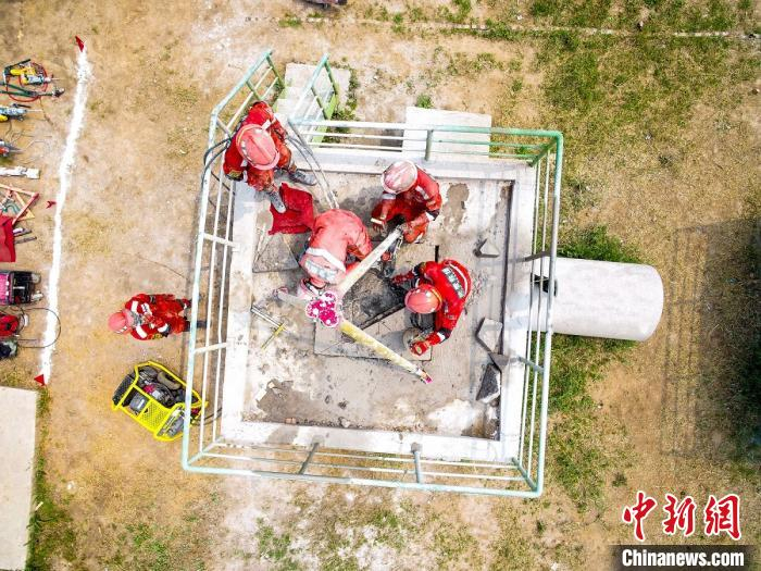 考核现场。　于圆 摄