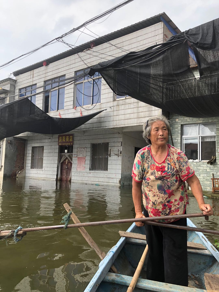 李红芳说，假如洪水退了，就回家。