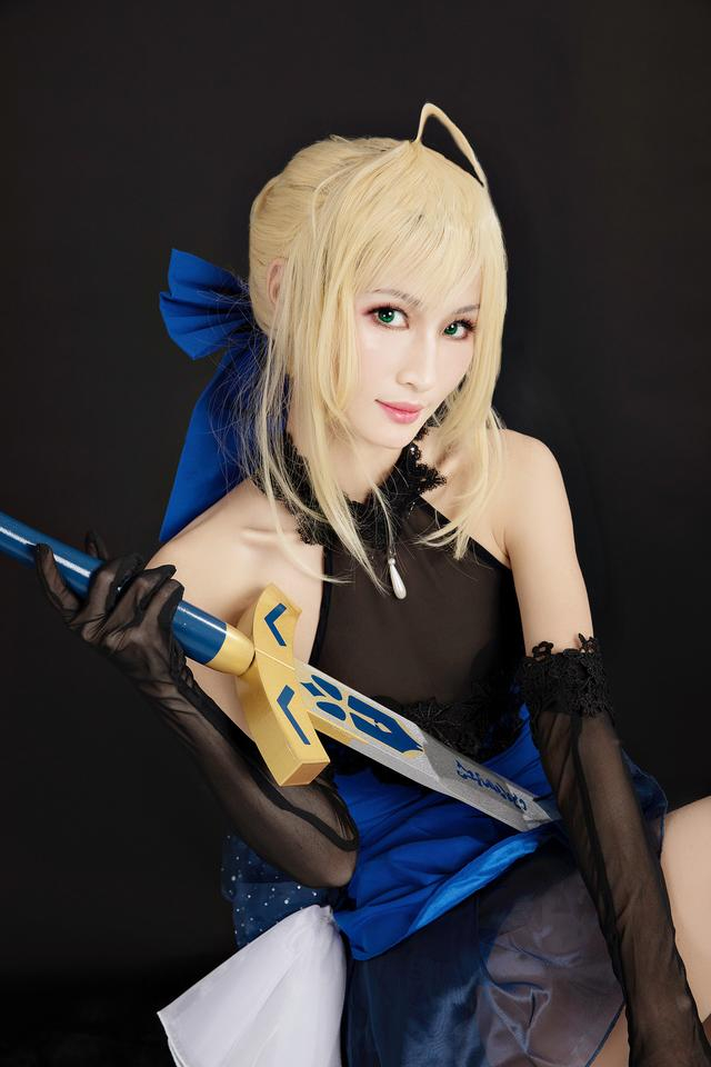 蓝礼服 saber  cosplay