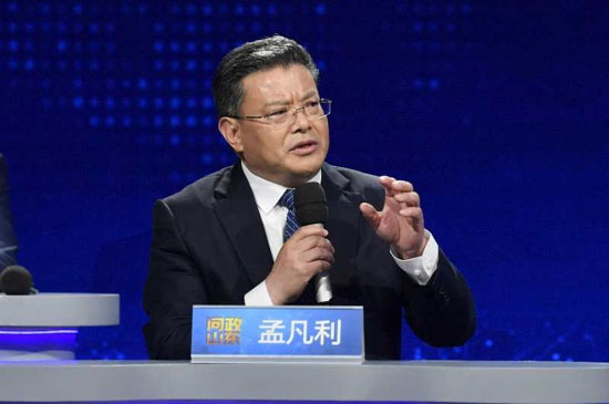 &nbsp;&nbsp;&nbsp;&nbsp;青岛市市长孟凡利在《问政山东》节目现场回答提问。图片由《问政山东》节目组提供
