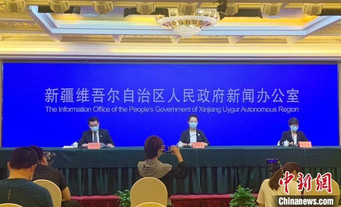 乌鲁木齐市日核酸检测能力22日有望达到60万人份。　赵雅敏 摄