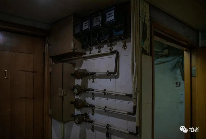 ▲改造后的劏房，每个租户都有独立的水电表。