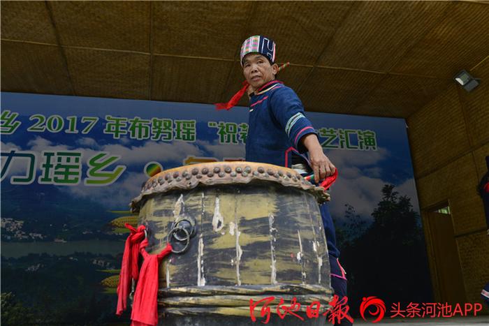 咬一口铜鼓 传一脉文化—记东兰县布努瑶猴鼓舞传承人蒙胜文