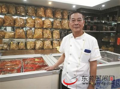 ▲明叔的海鲜餐厅已经经营了30年 本版图片均由记者 雷元全 摄