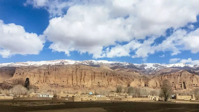 巴米扬石窟全景 图片来自网络