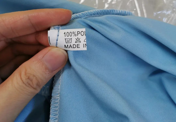 ▲西靡冰丝防晒衣全身上下唯一的标签