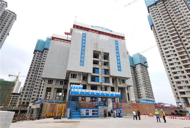 【工业之美】三天造就一层楼，国内首台“住宅造楼机”来了_新浪新闻