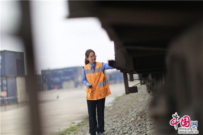 中国发布丨江油火车站“治愈系”小姐姐用漫画记录铁路工作点滴