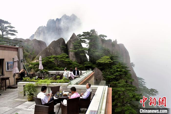 玉屏网红阳台美如画 蔡季安 摄