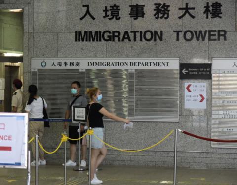 香港入境处、消防局再有人确诊 6艘抵港货轮发现船员感染