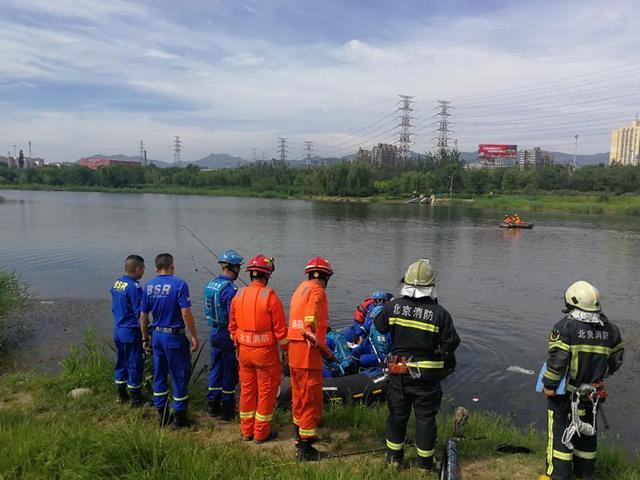 痛心！22岁小伙永定河边野钓，为捞鱼竿溺亡