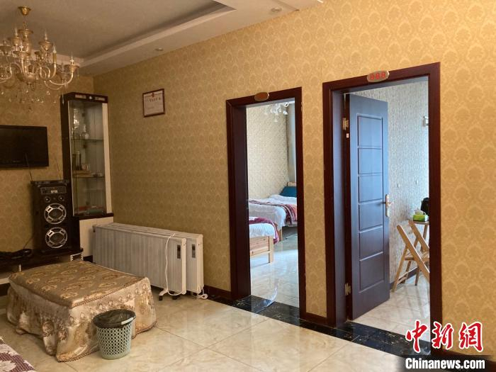 村民开设的农家乐一隅。　石小杰 摄