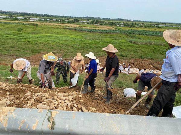 悬在10万人头上的1cm