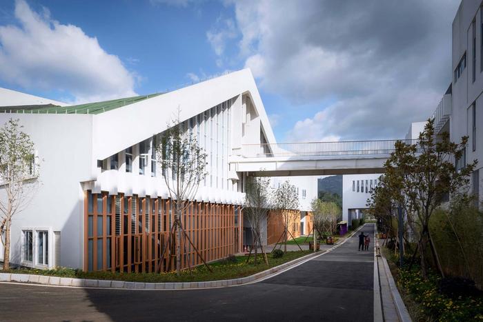 立体“院落”空间：云南师范大学实验中学 / 清华大学建筑设计院 + 清华大学建筑学院