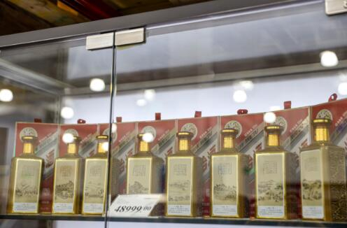 直击昆山山姆开店：稀有名酒一小时被买走 市民热情消费“挤爆”现场