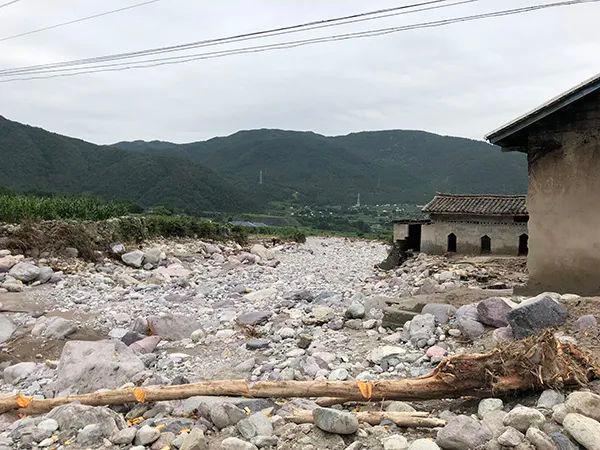 特大暴雨夜袭四川冕宁彝海镇，一家五口遇难