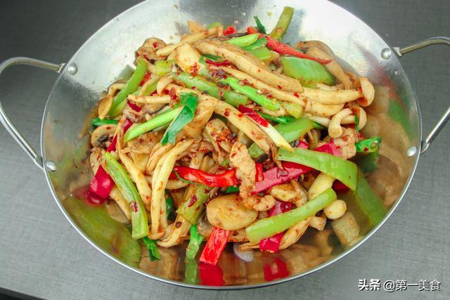 厨师长教你做“干锅杂菌”，这做法简单易学，越吃越香越入味