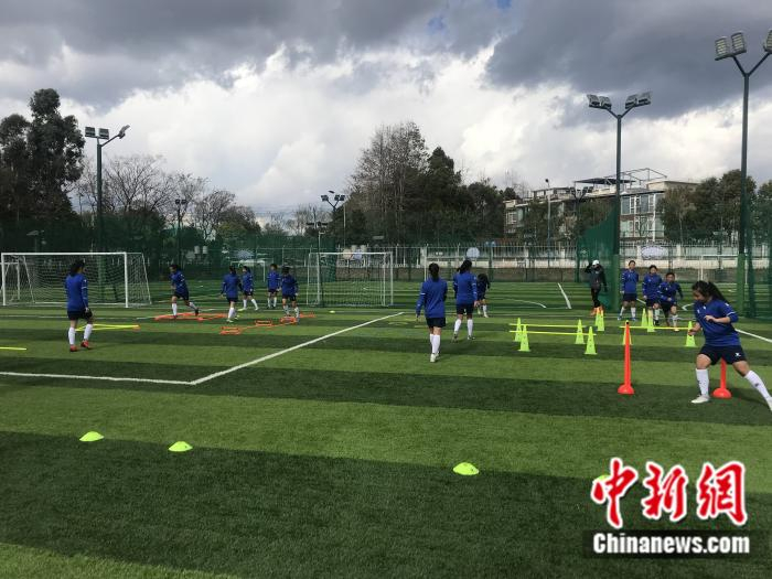 先农坛体校女足U16梯队在训练中。供图