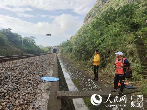 桂林工务段发挥合力共保铁路运输安全