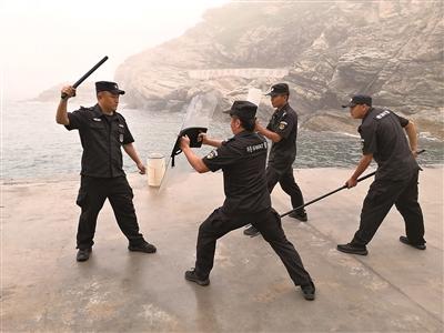 防登岛处突演练
