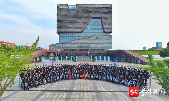 西交利物浦大学举行2020届毕业典礼 三千余名毕业生启程远航