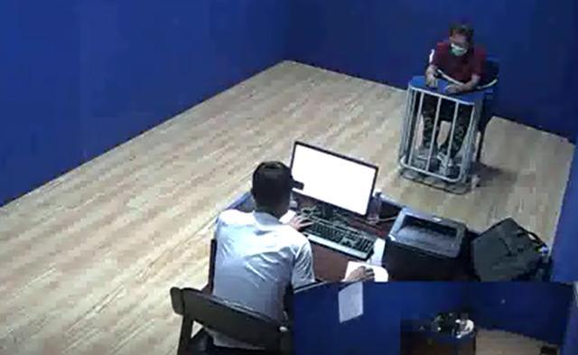 辽宁朝阳一男子将加油站专用平板电脑盗走，警方12小时将其抓获