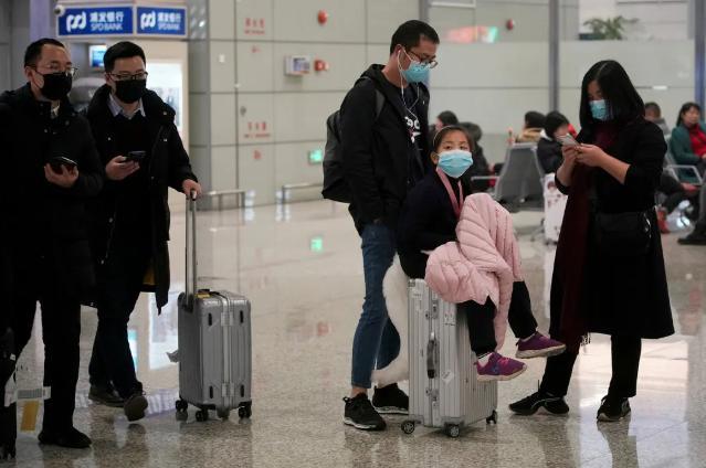 中国夫妇跑海外生子拿国籍，却因疫情被困国外，坐吃山空