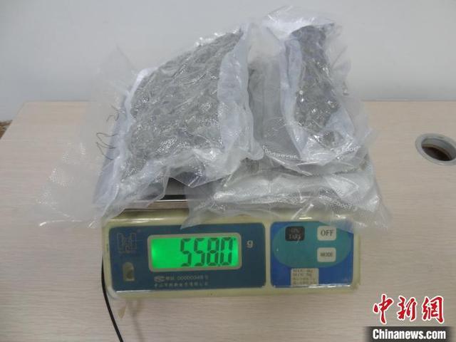 玩具盒中藏毒品 广州海关邮件中截获毒品大麻花