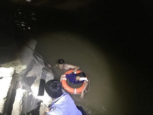 江门110联动多警种成功救援轻生坠河女子