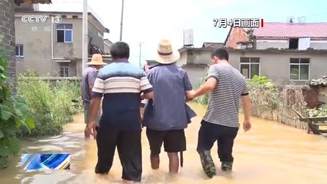 江西宜春遭遇强降雨 房屋被淹 人员被困
