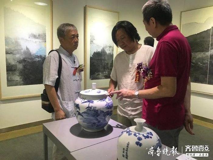 画笔上的盛宴！“奂山心像——淄博师专师生美术作品展”开幕