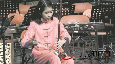 郭建齐用高胡为粤剧伴奏