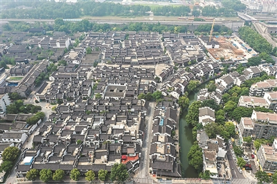  与小西湖片区一街之隔的老门东已改造一新。