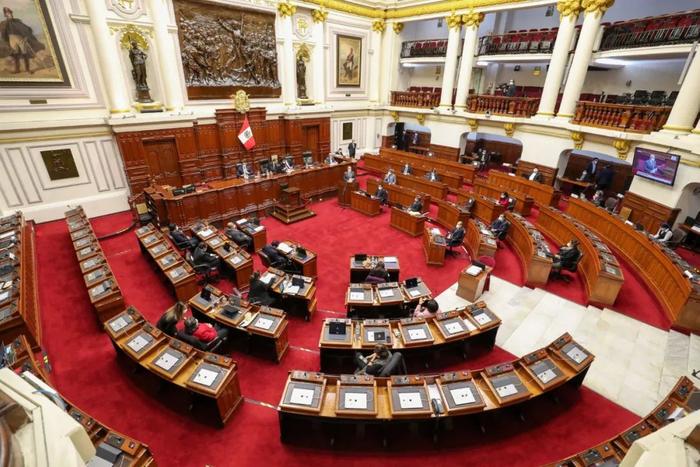 秘鲁国会投票通过 批准重新考虑取消国会议员的豁免权